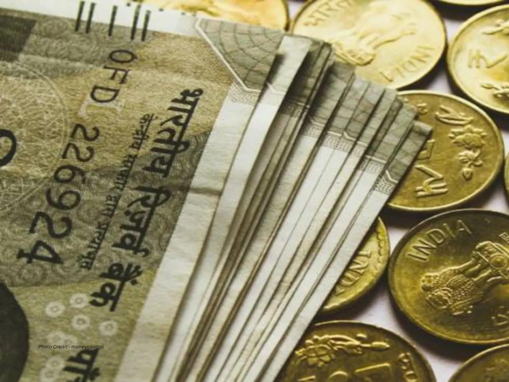 RBI should let rupee depreciate gradually