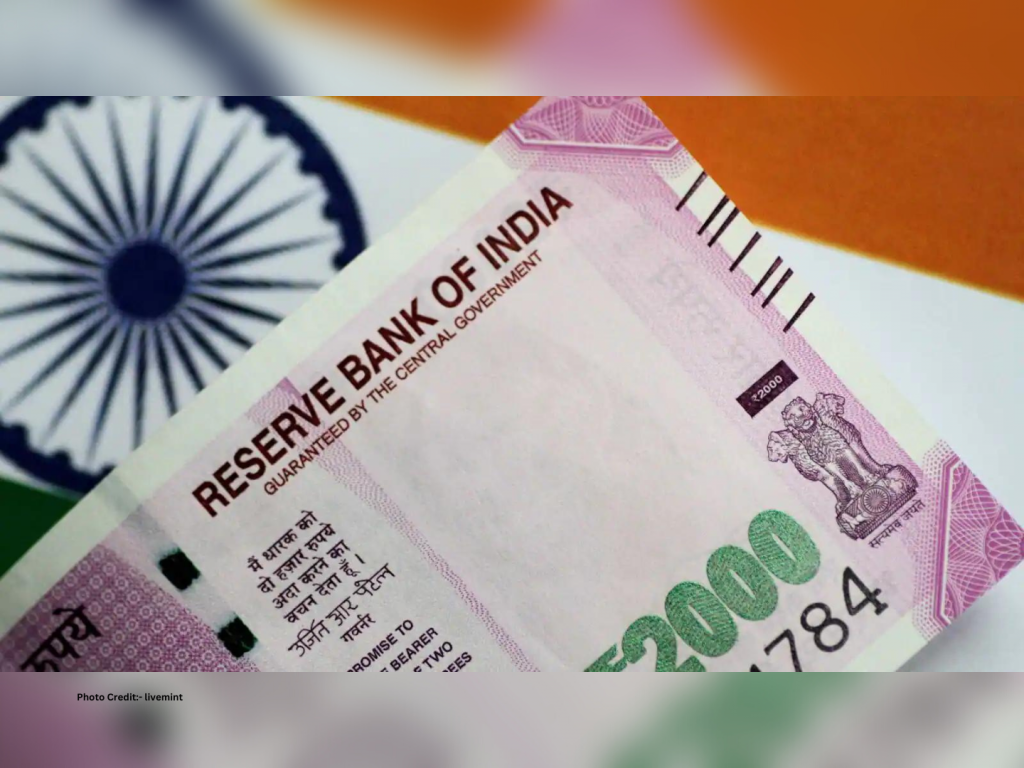 Rupee reaches the best single day gain