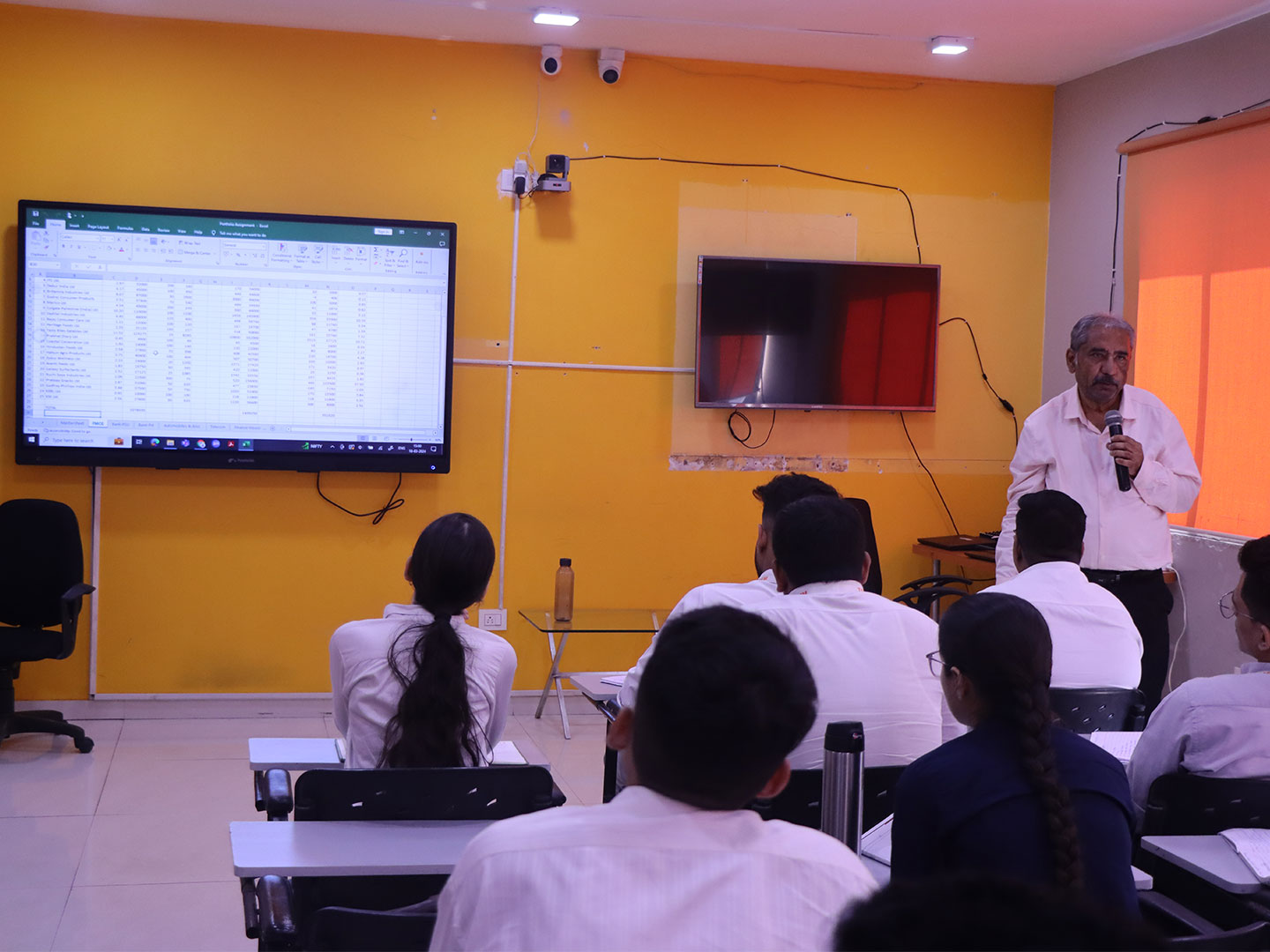 Guest Lecture on Introduction of Financial Modeling by CA. Prof. Vimalkumar Ashar